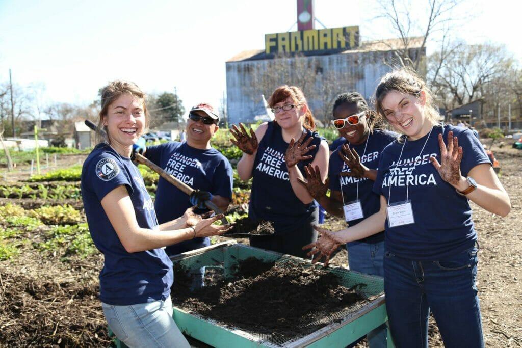 Hunger Free America - Houston Americorps Members, image courtesy AmeriCorps ”“