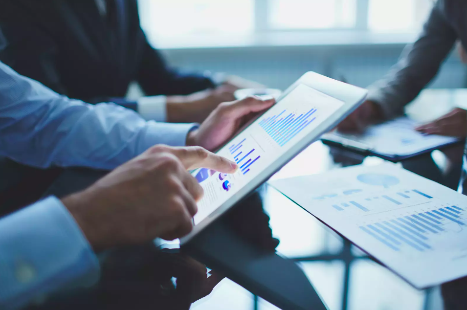 Data sharing across industries can help tackle climate change. Image: Freepik.