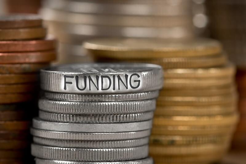 Photo: Funding stock image by EtiAmmos/Shutterstock 资金的形象成堆的硬币。