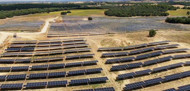 Photo from Grenergy Photovoltaic (PV) Solar Energy Project Los Escuderos as an example of a PV solar project similar to the one being built in La Cereal. 太阳能电池板领域