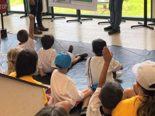 学生举手