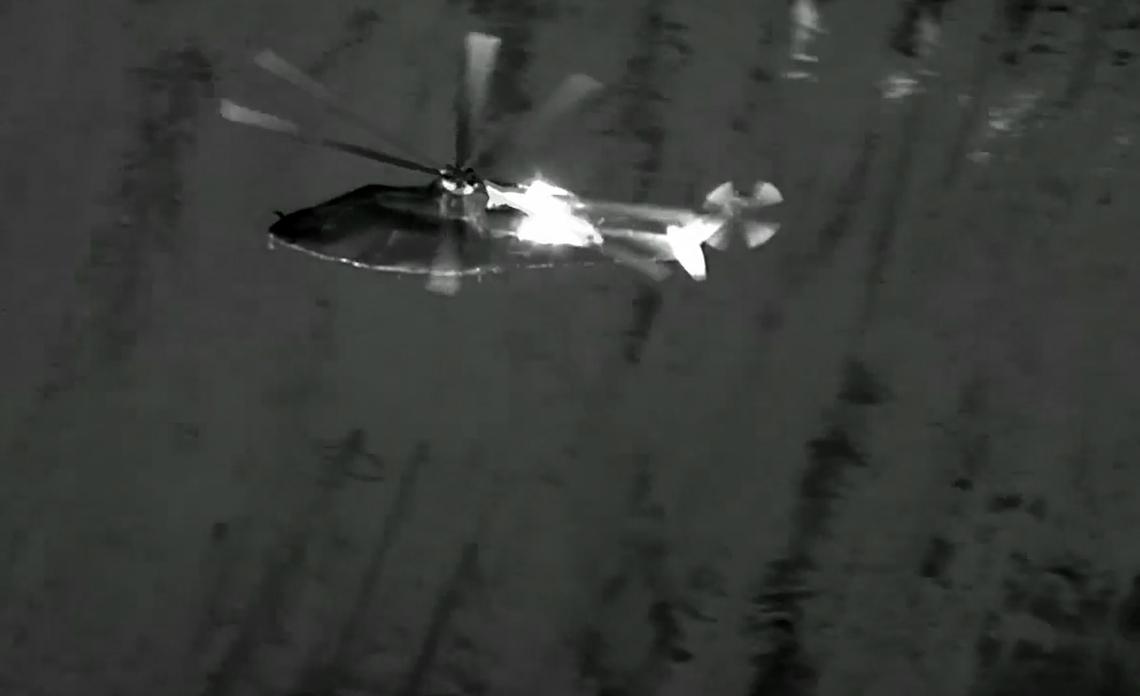 s - 76情报和侦察直升机架ch - 47消防直升机,这样他们可以白天还是夜晚